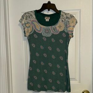 Daytrip Teal and Beige Paisley Short Sleeve Top